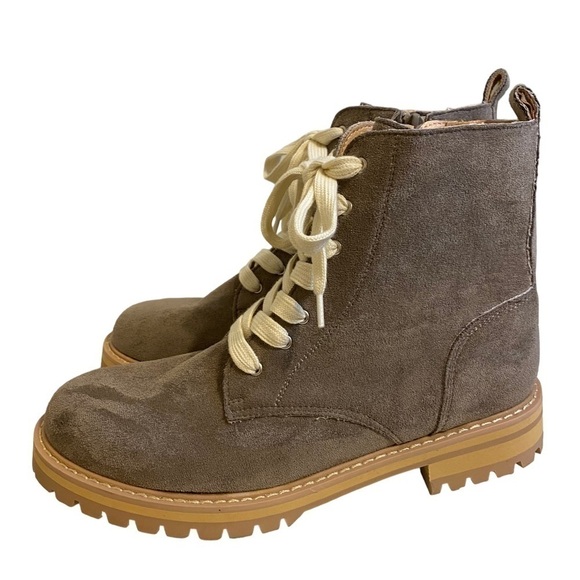 Oasis Society Women’s Chunky Platform Boots Vegan Leather Taupe size 8.5 - Picture 3 of 7